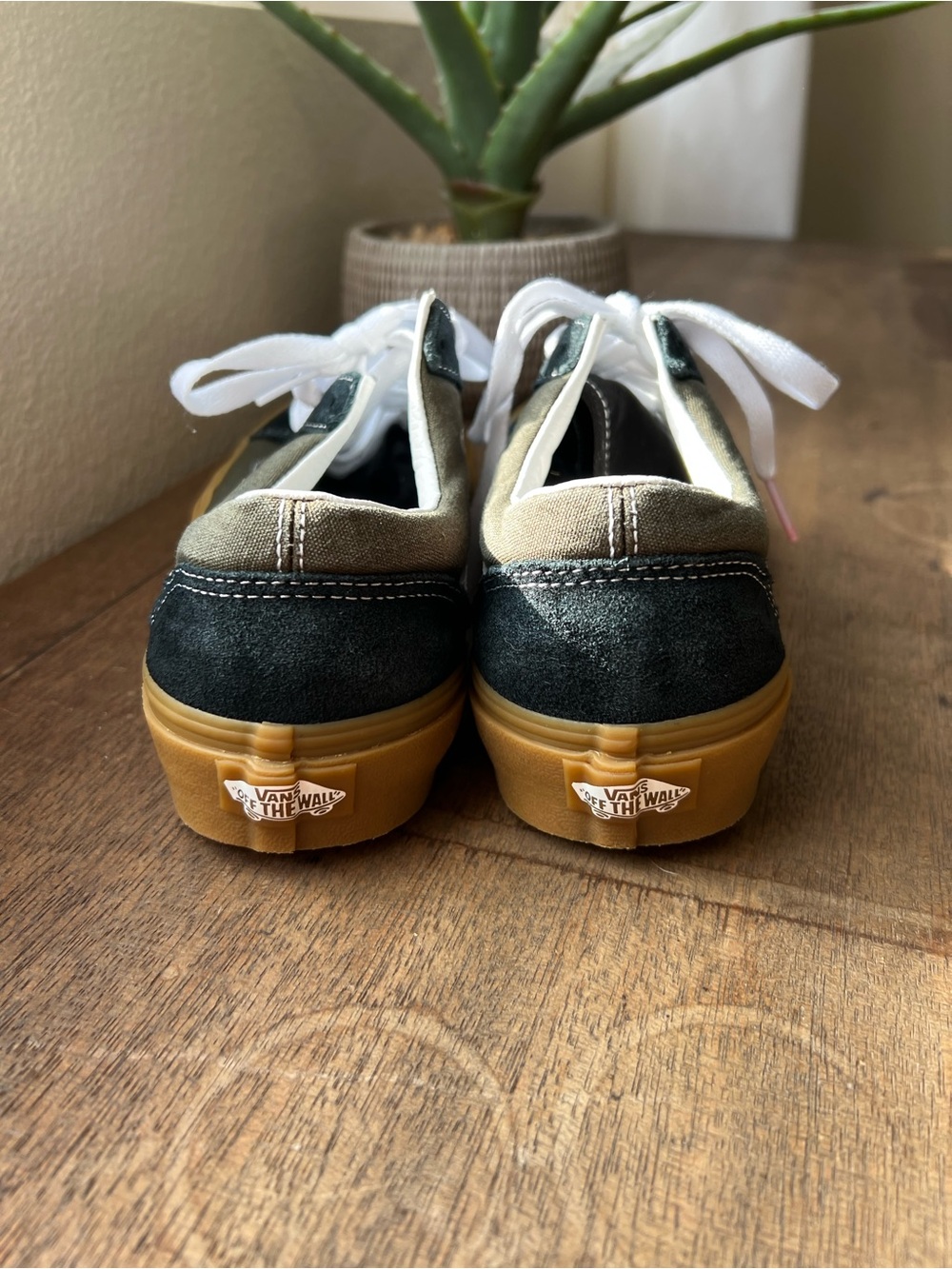Van’s Old Skool Shoe - Picture 4 of 9